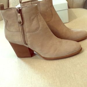 Nuture suede boots. New sz 6.5